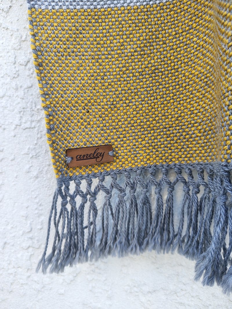 Bufandones Moluche tejidas en telar artesanales